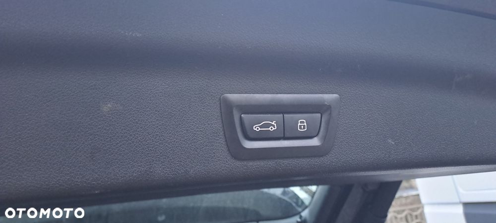 BMW X1 sDrive18i - 9