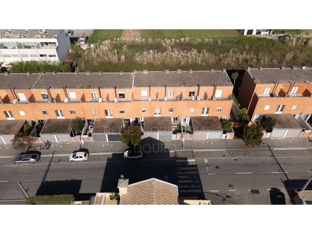 Moradia T4 Renovada - Praia da Madalena, Vila Nova de Gaia - Grande imagem: 5/29