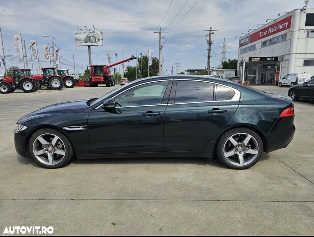 Jaguar XE 2.0 Prestige - 6