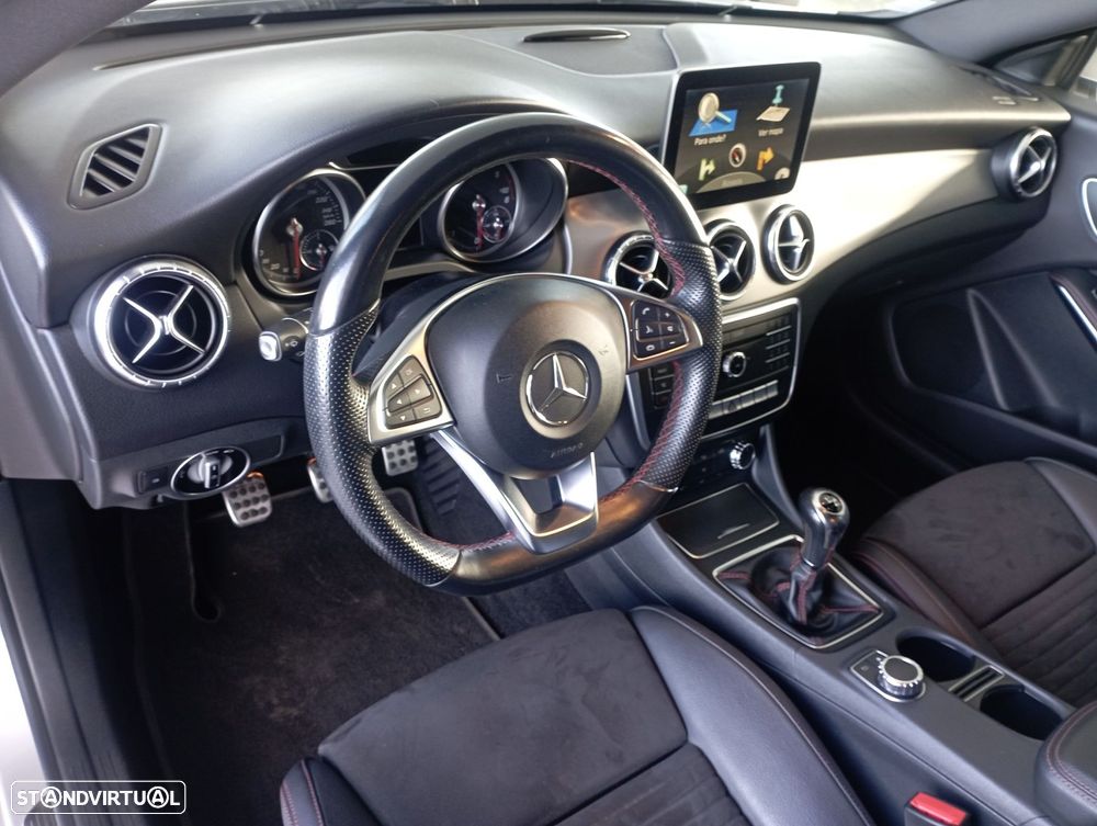 Mercedes-Benz CLA 200 d AMG Line - 12