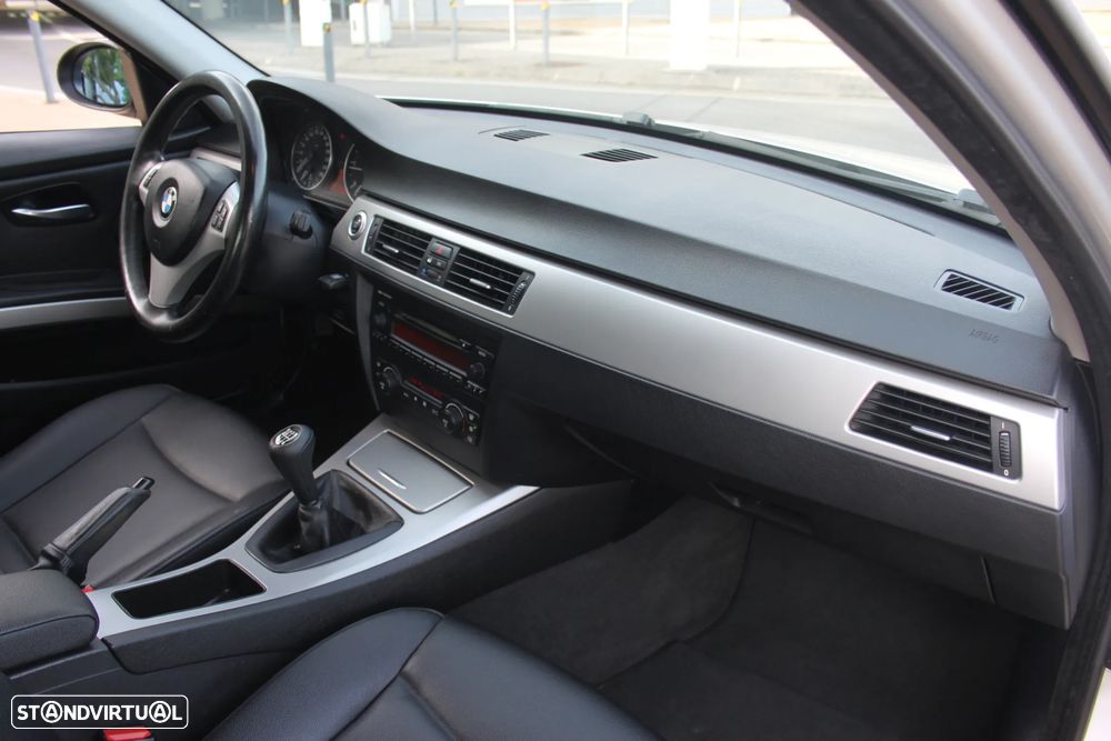 BMW 320 d Exclusive - 19