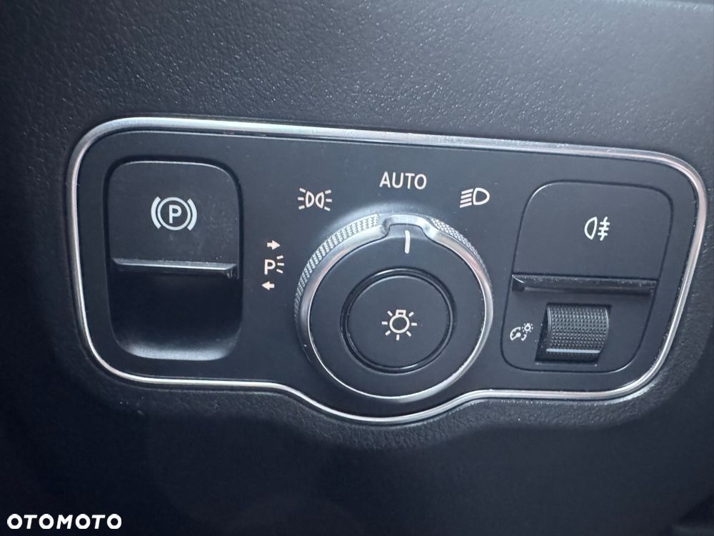 Mercedes-Benz Klasa B 200 d 8G-DCT - 26