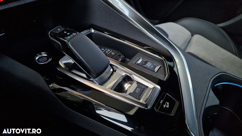 Peugeot 3008 PHEV 300 EAT8 4X4 GT - 19