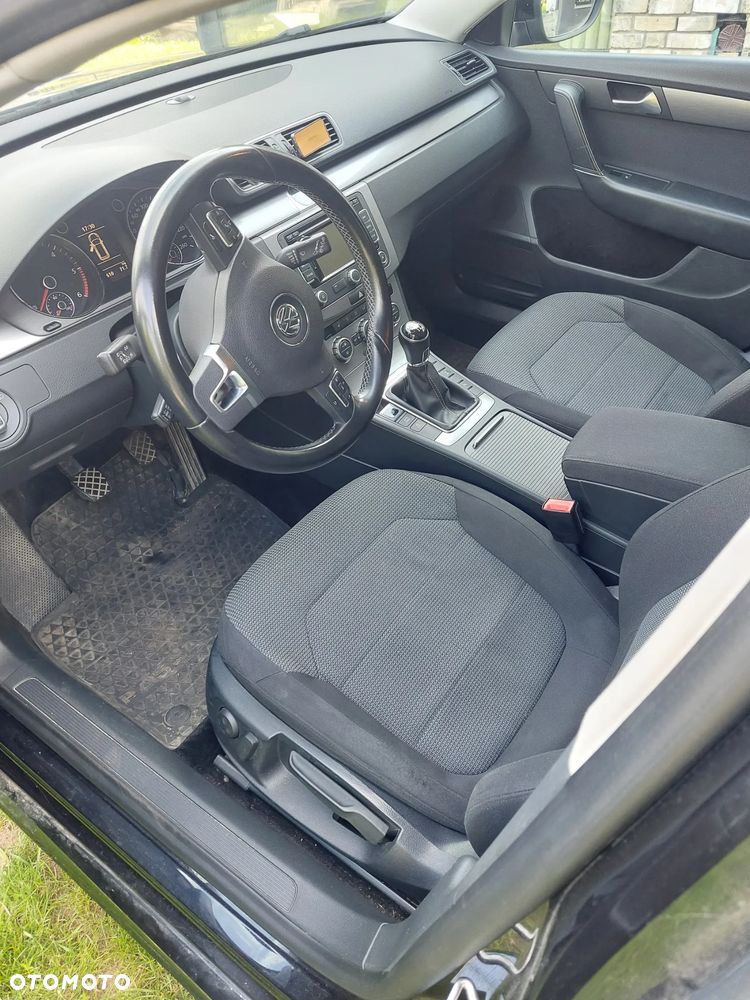 Volkswagen Passat 2.0 TDI BlueMotion Technology Business Edition - 12