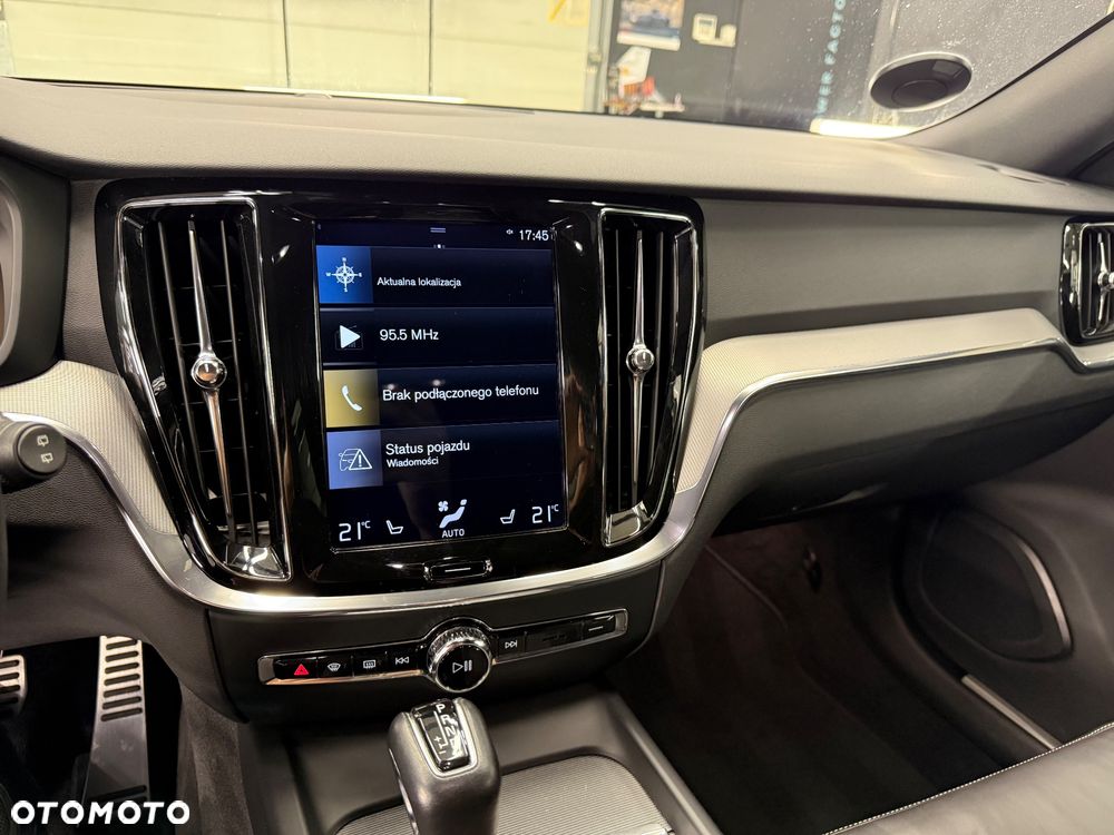 Volvo V60 D4 Geartronic R-Design - 30