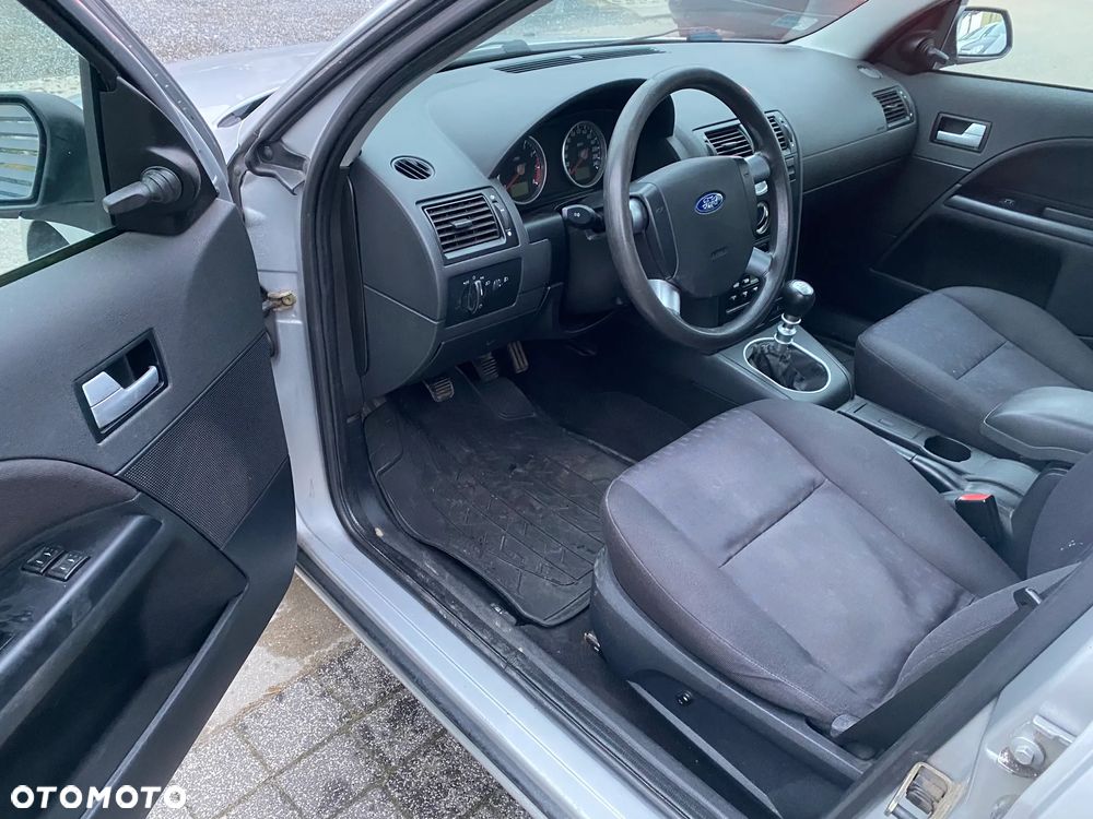 Ford Mondeo 1.8 Sport - 7