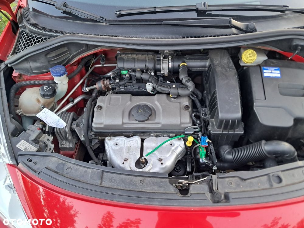 Peugeot 207 - 8