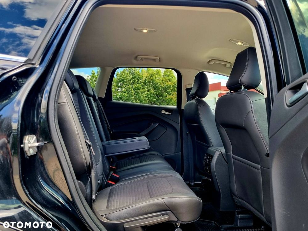 Ford Kuga 1.5 EcoBoost 2x4 Titanium - 12