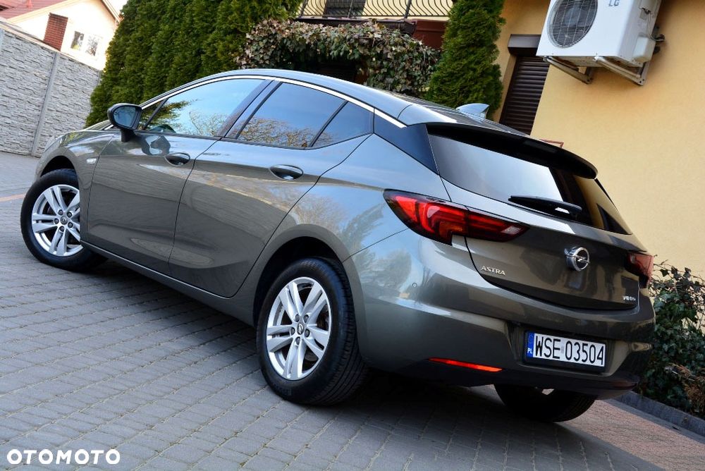 Opel Astra 1.4 Turbo Innovation - 23