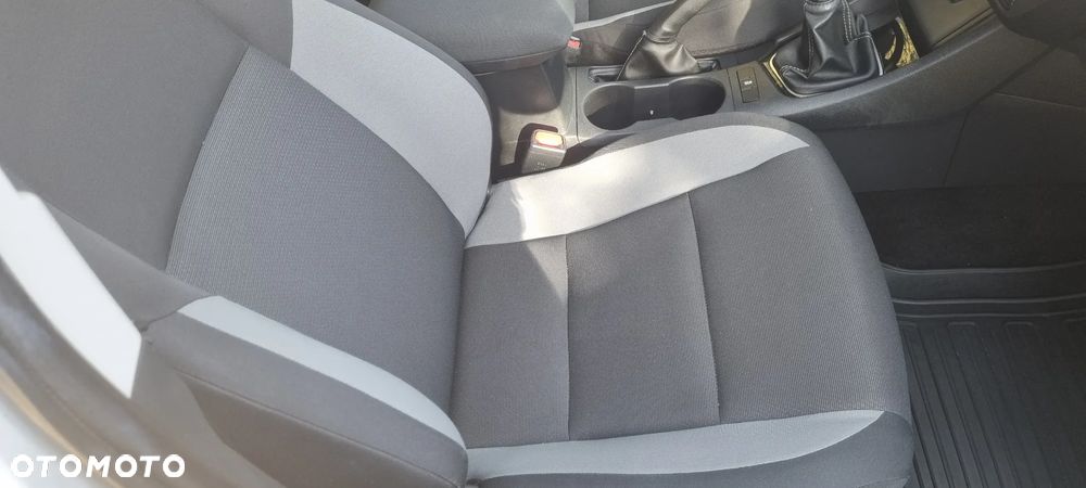 Toyota Auris 1.6 Classic Plus - 13