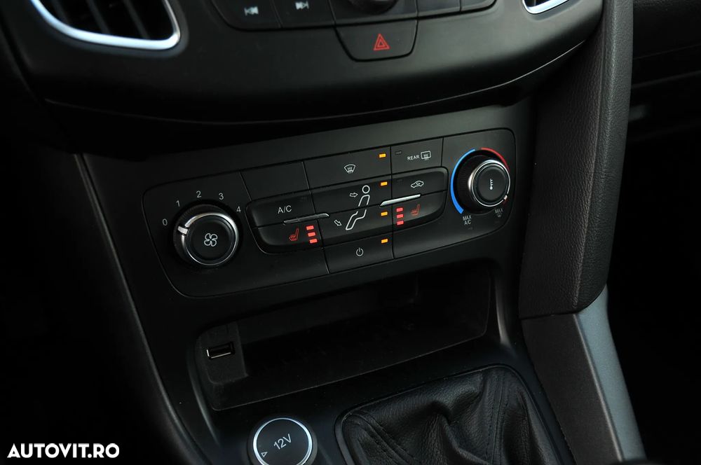 Ford Focus 1.0 EcoBoost Titanium - 17