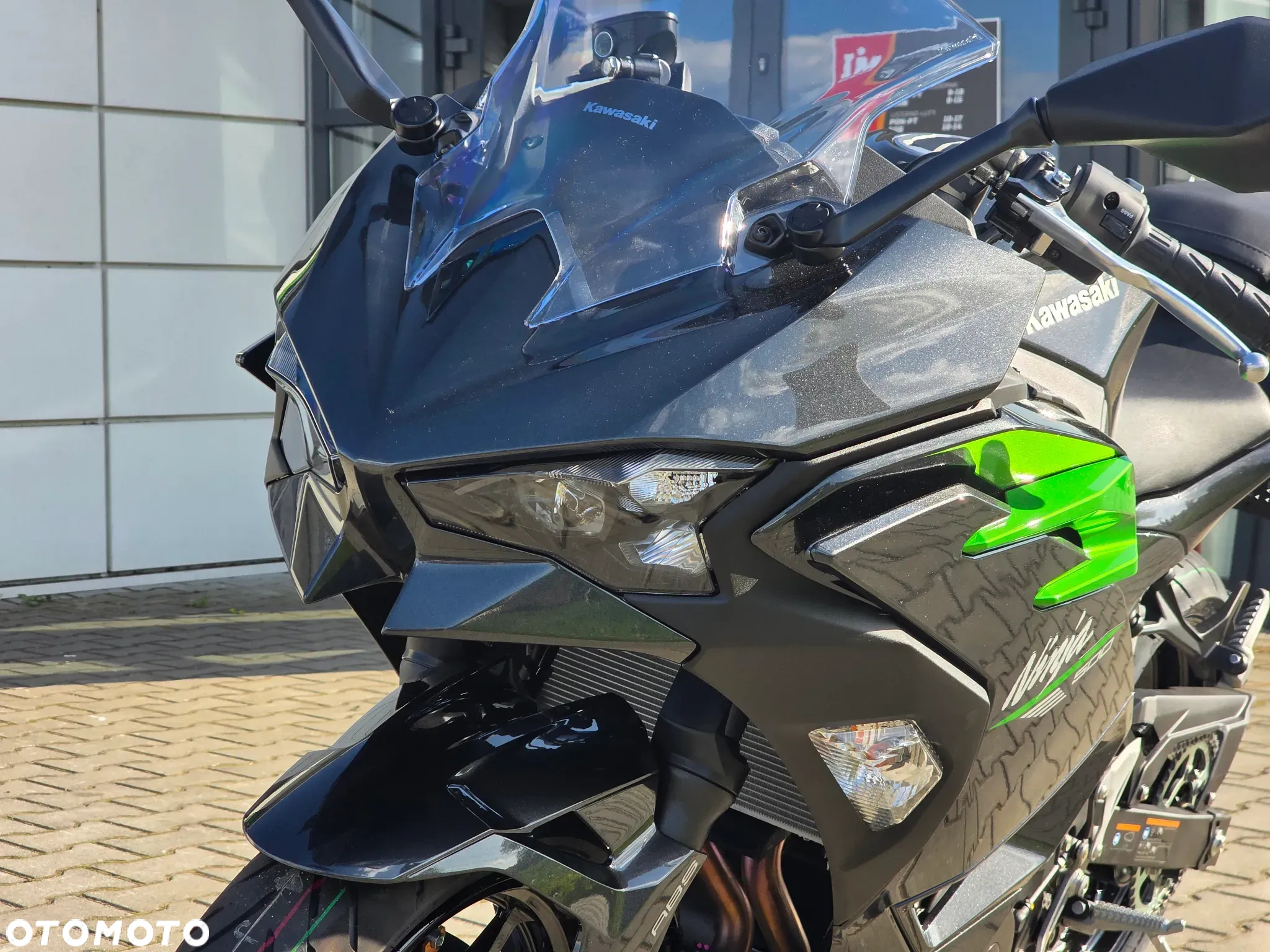 Kawasaki Ninja - 16