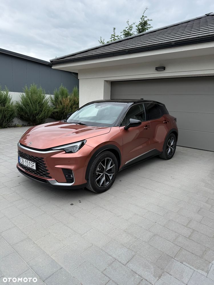 Lexus LBX 1.5 Hybrid Cool - 2