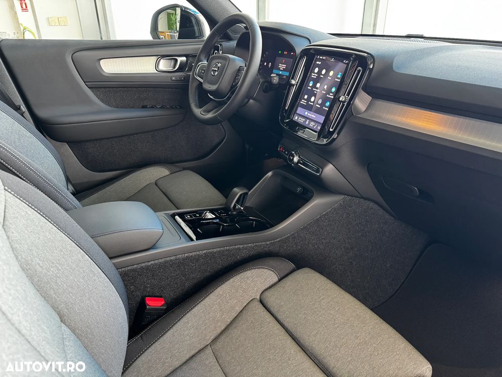 Volvo XC 40 B3 AT FWD MHEV Plus Dark - 13