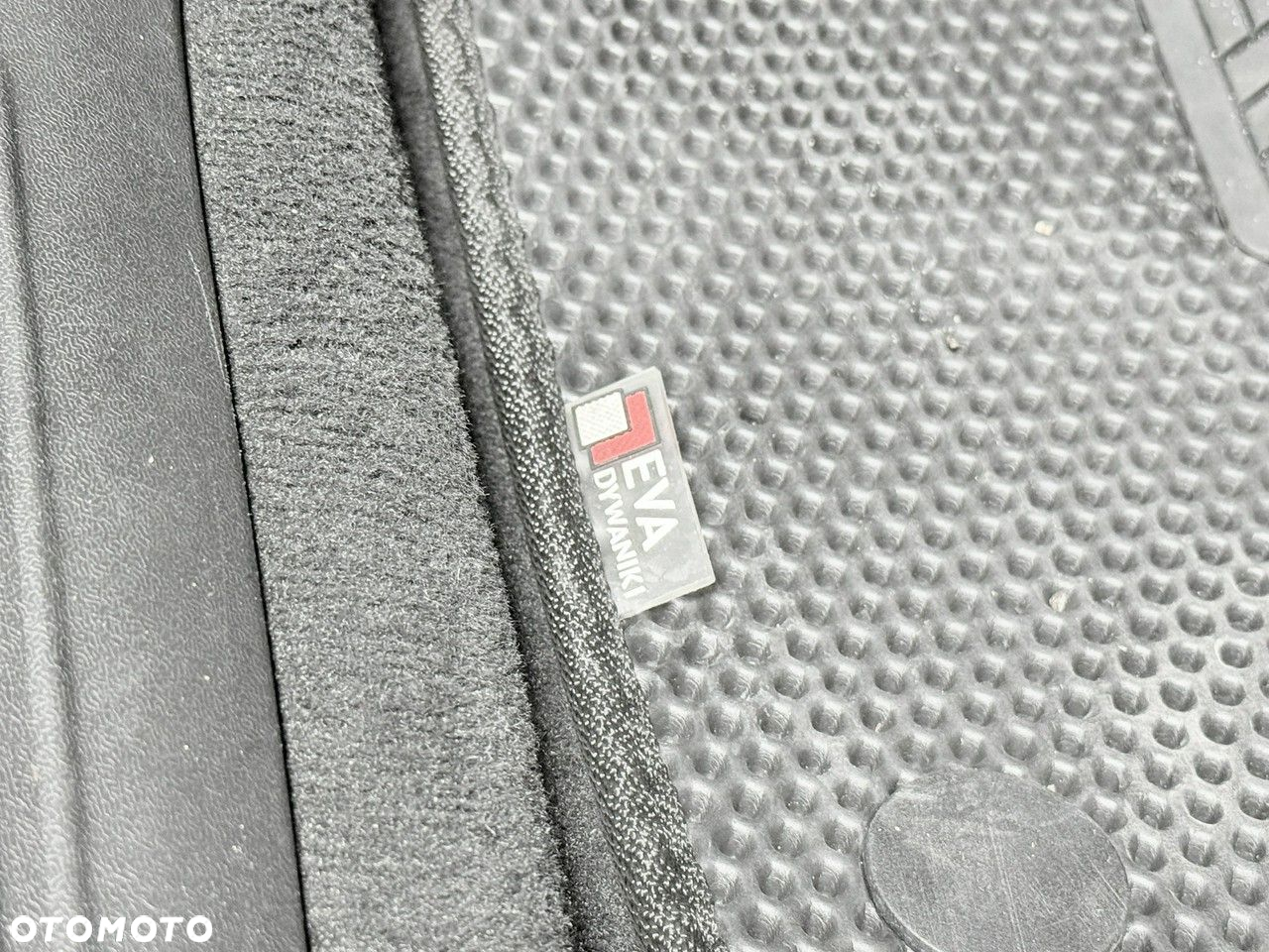 Volvo V40 D3 Drive-E SCR R-Design Momentum - 29