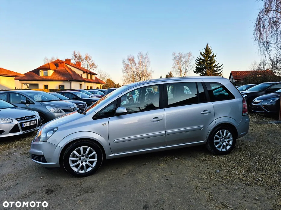 Opel Zafira 1.8 Cosmo - 26