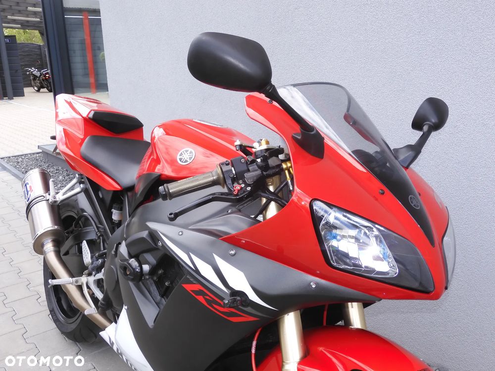 Yamaha R1 - 3