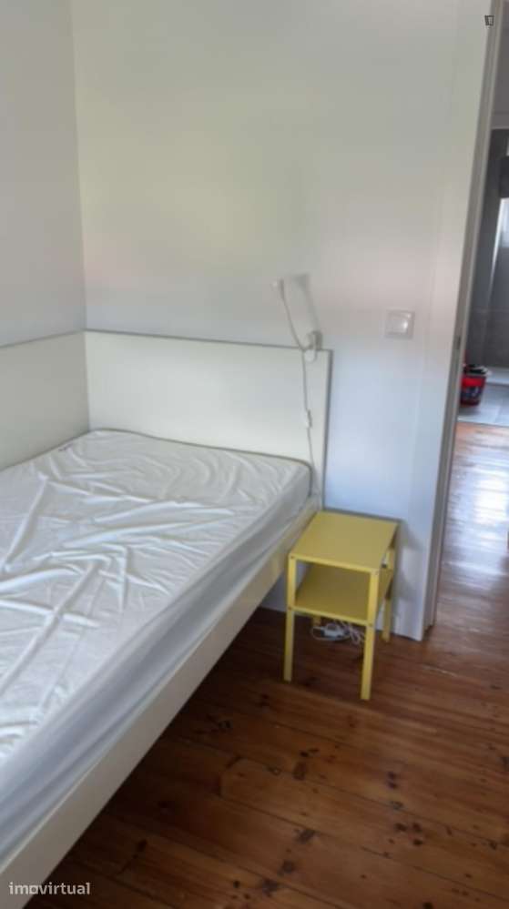 Quarto - localizado em Amadora Lisbon - Grande imagem: 2/13