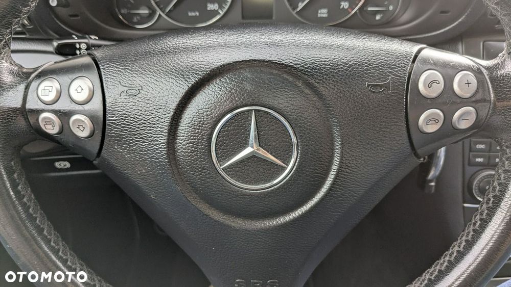 Mercedes-Benz Klasa C 180 Kompressor Sport Edition - 32