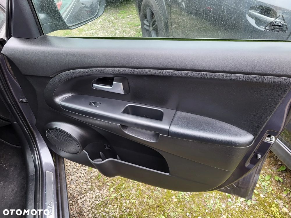 Kia Venga 1.6 CVVT ISG Spirit - 19