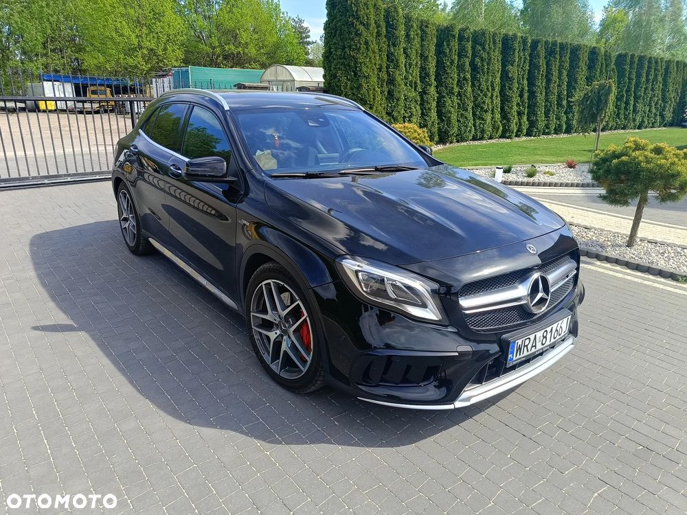 Mercedes-Benz GLA - 12