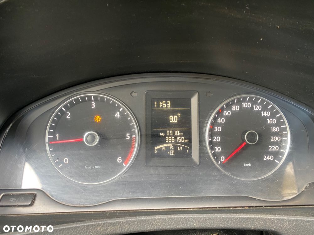 Volkswagen T5 Juzjade - 4