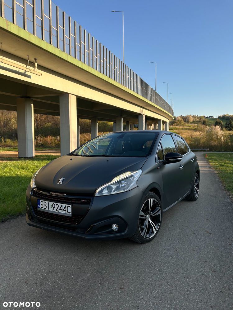 Peugeot 208 2016 photo 2