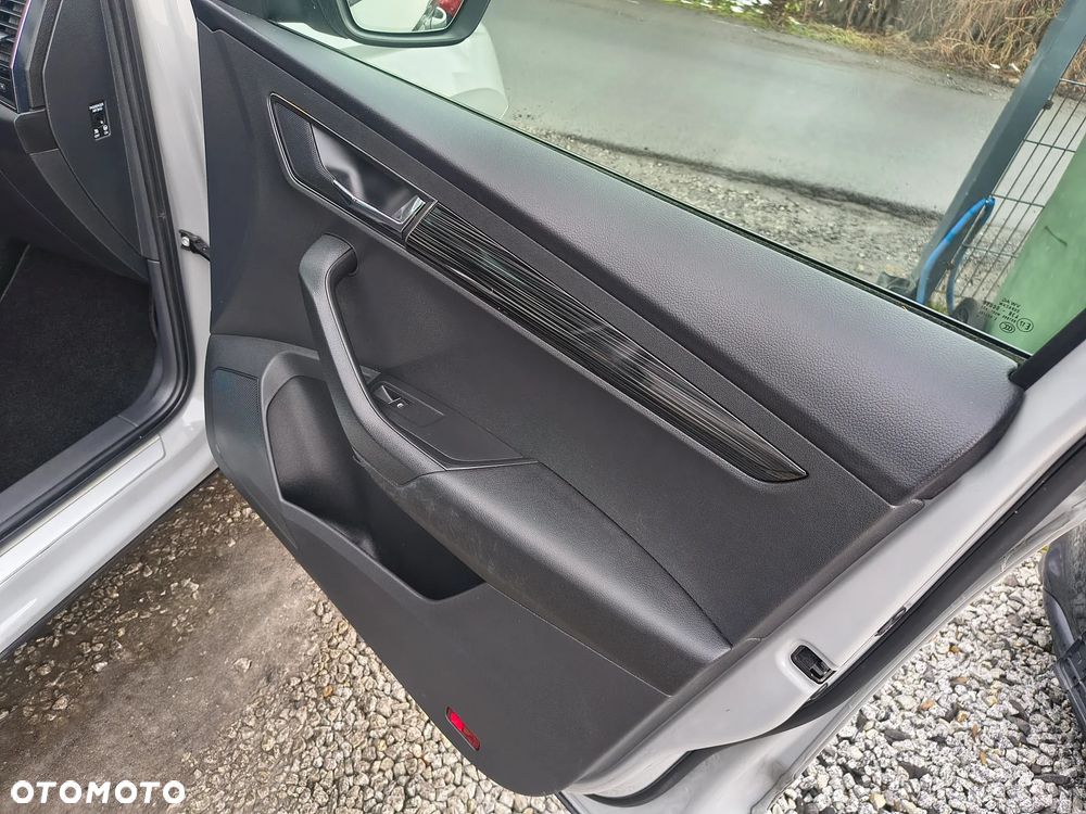 Skoda Karoq 1.0 TSI 4x2 Style DSG - 23