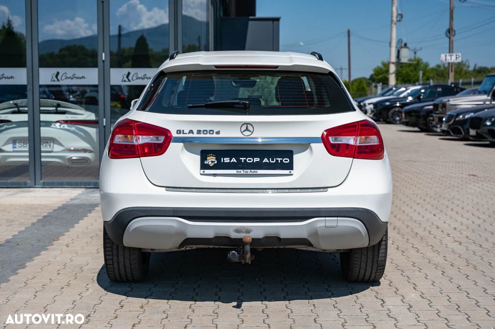 Mercedes-Benz GLA 200 d - 3