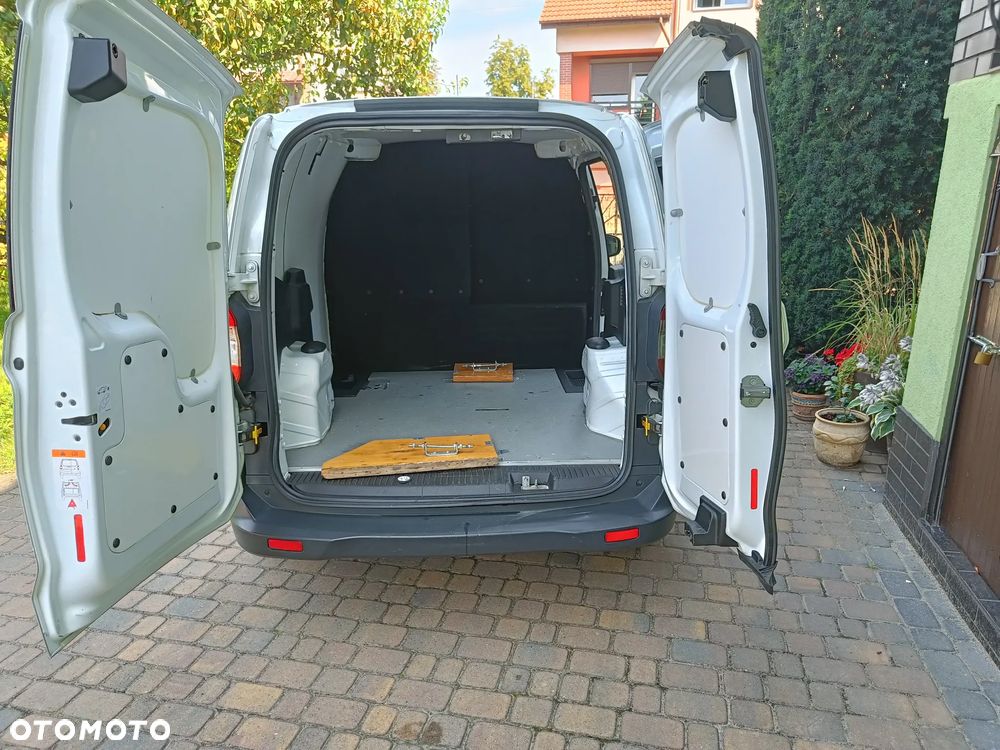 Ford Transit Courier - 6