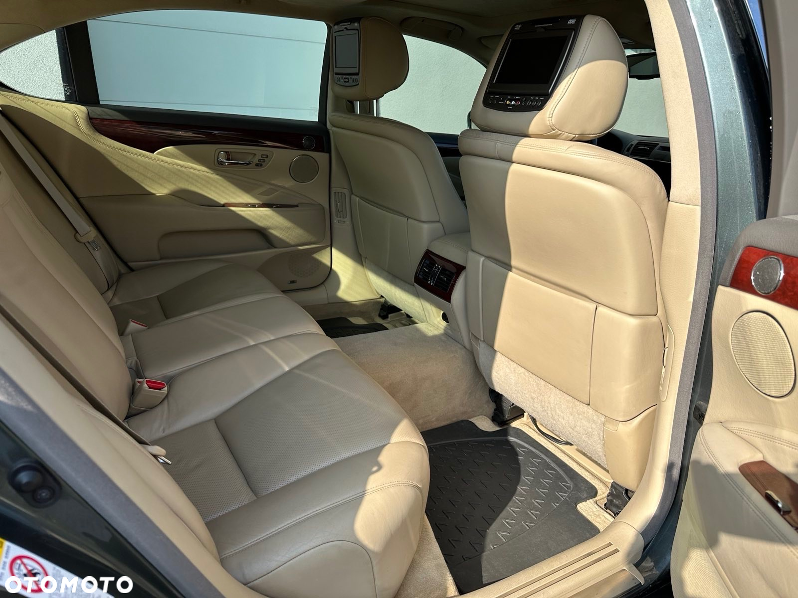 Lexus LS - 5