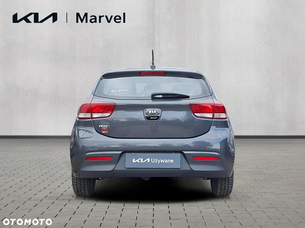 Kia Rio 1.2 L - 5