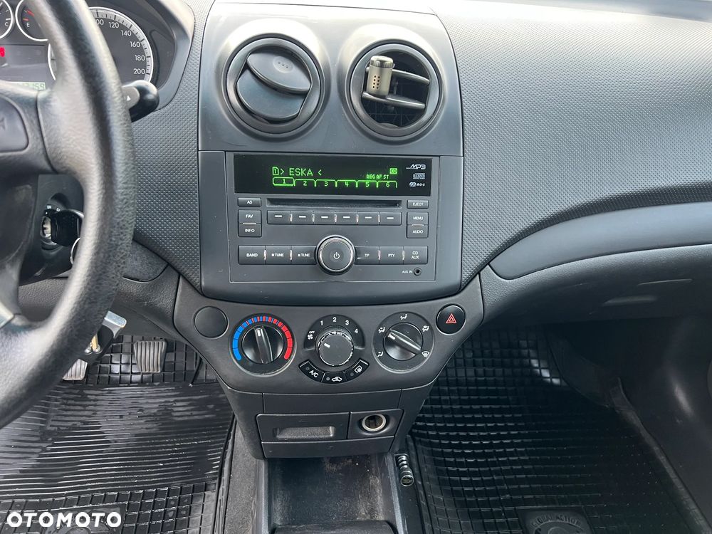 Chevrolet Aveo - 9