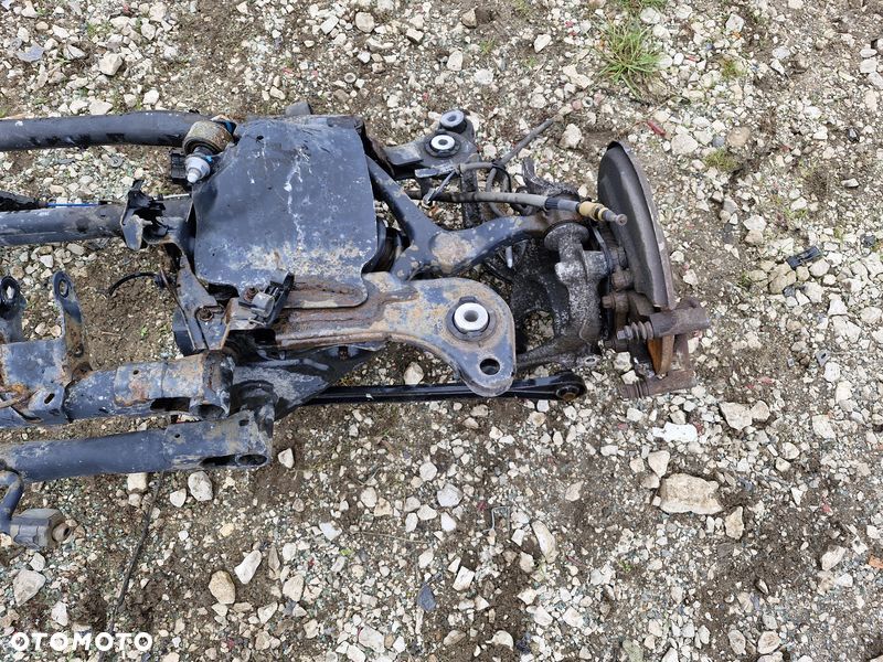 CITROEN DS5 2.0 HDI HYBRYDA 4X4 BELKA ZAWIESZENIA TYŁ OŚ TYLNA - 2