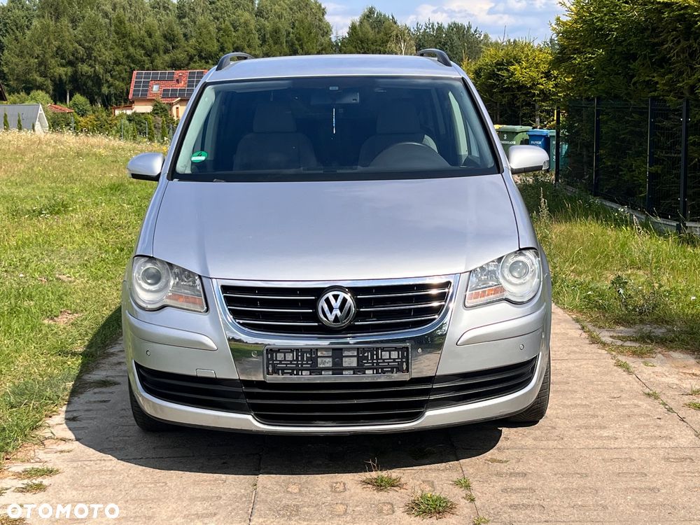 Volkswagen Touran 1.9 TDI DPF DSG Highline - 4