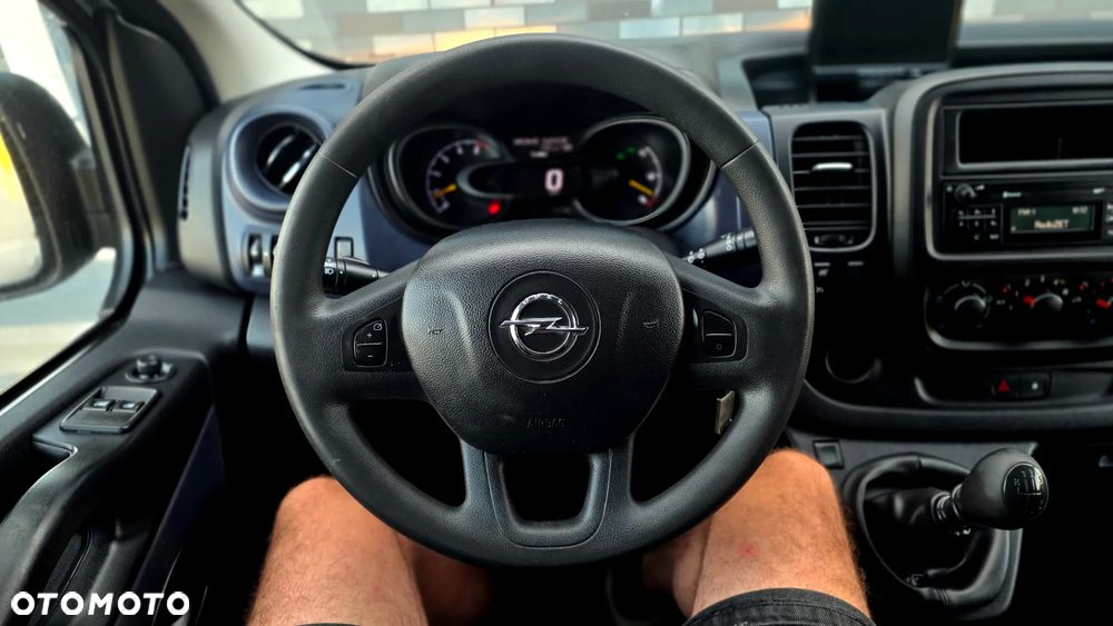 Opel Vivaro - 12