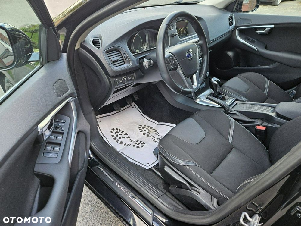 Volvo V40 D2 Momentum - 10