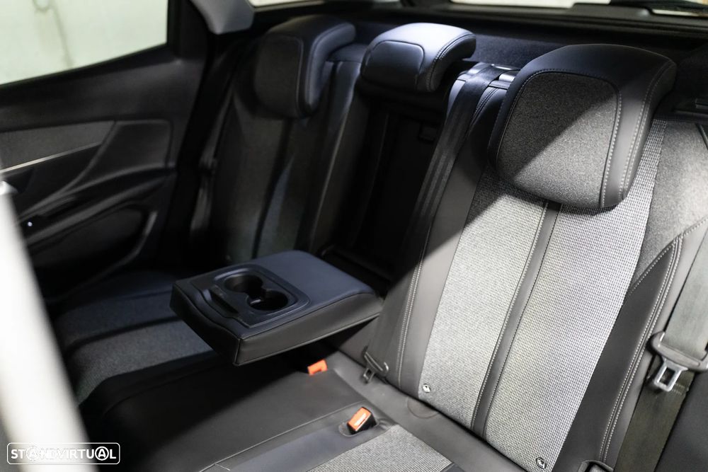 Peugeot 3008 1.5 BlueHDi Allure EAT8 - 38