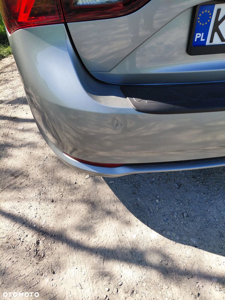 Toyota Avensis 1.8 Premium EU5 - 5