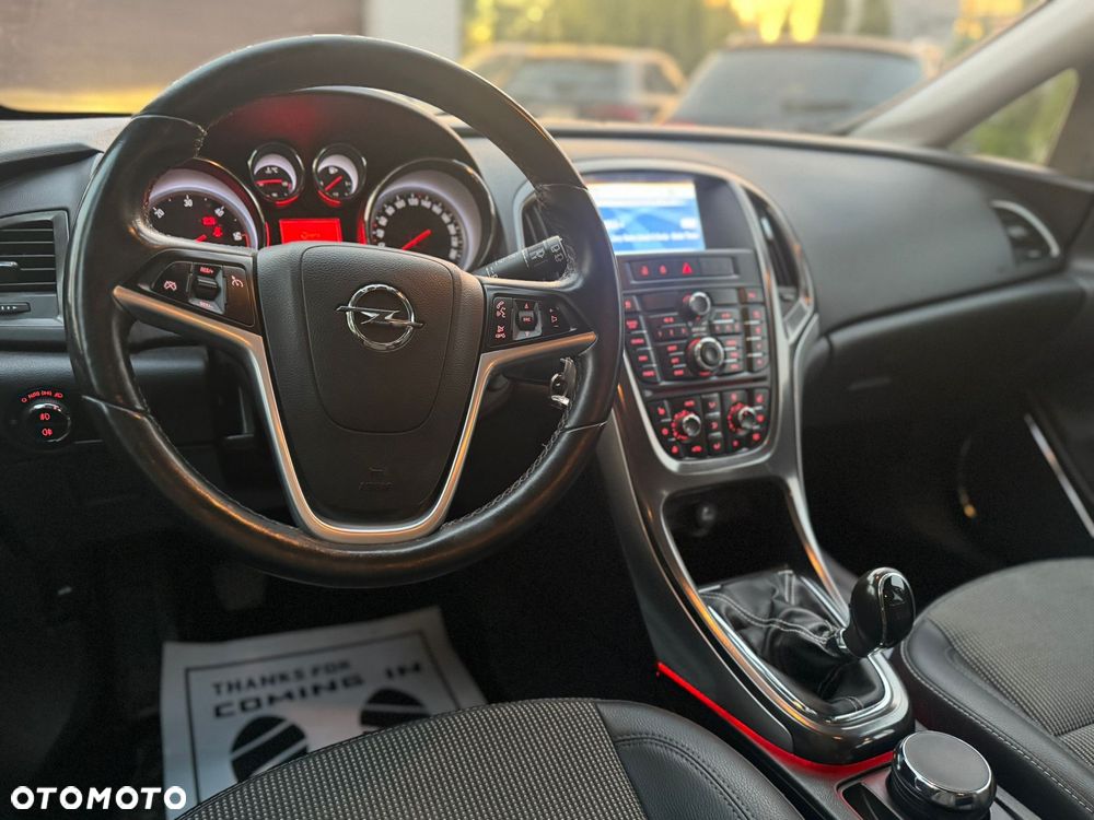 Opel Astra 2.0 CDTI Cosmo - 33