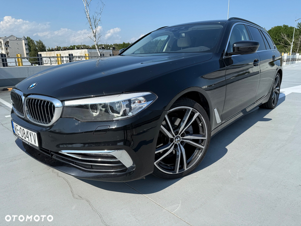 BMW Seria 5 520d xDrive Luxury Line