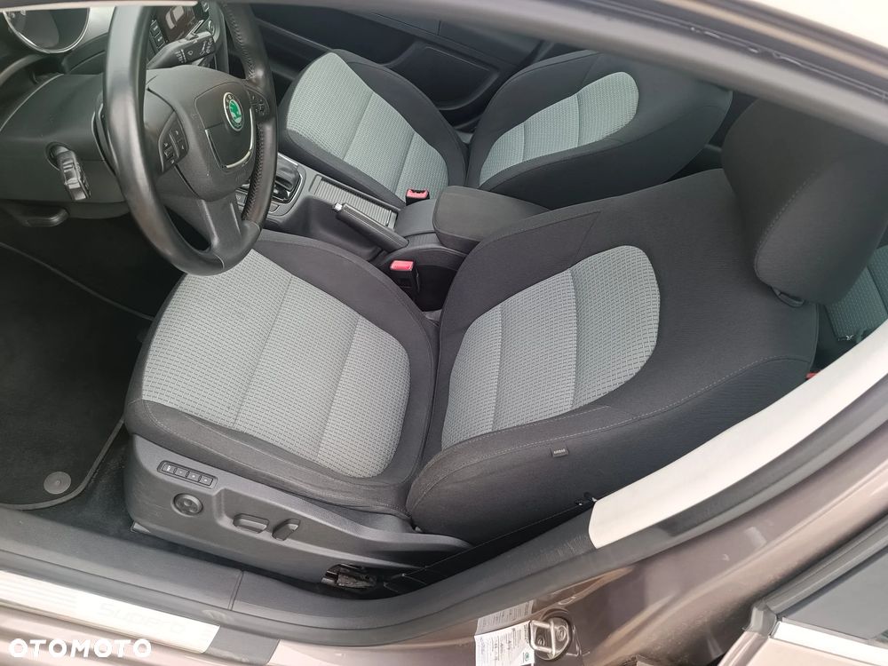 Skoda Superb 2.0 TSI DSG Exclusive - 26