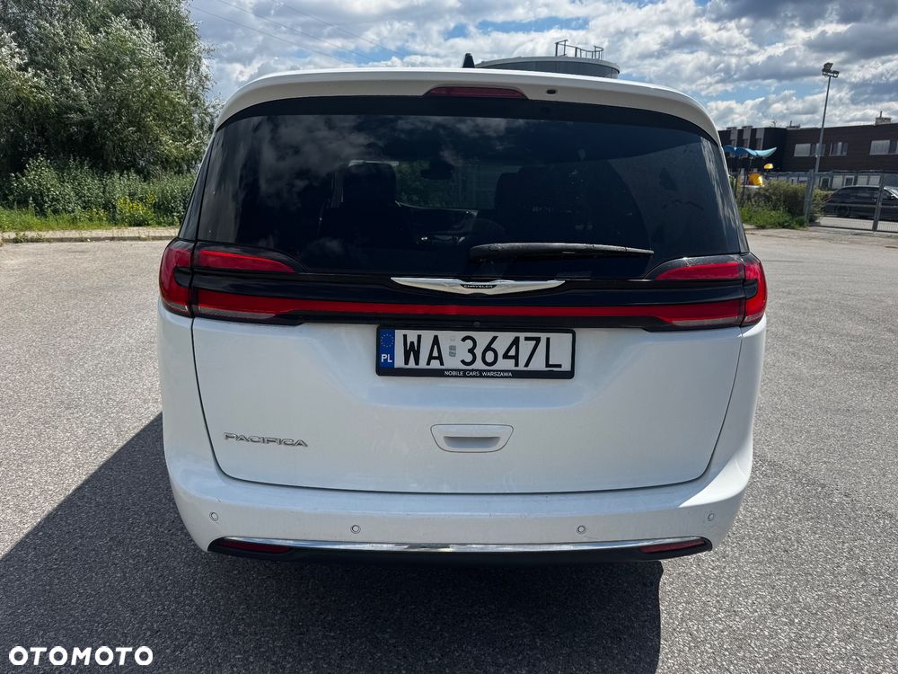 Chrysler Pacifica - 8