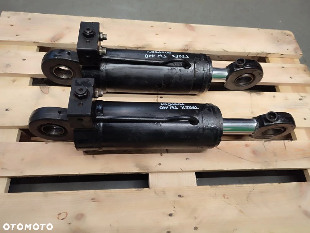 Siłownik hydrauliczny podpór 6501137500 TEREX TW 110 - 2