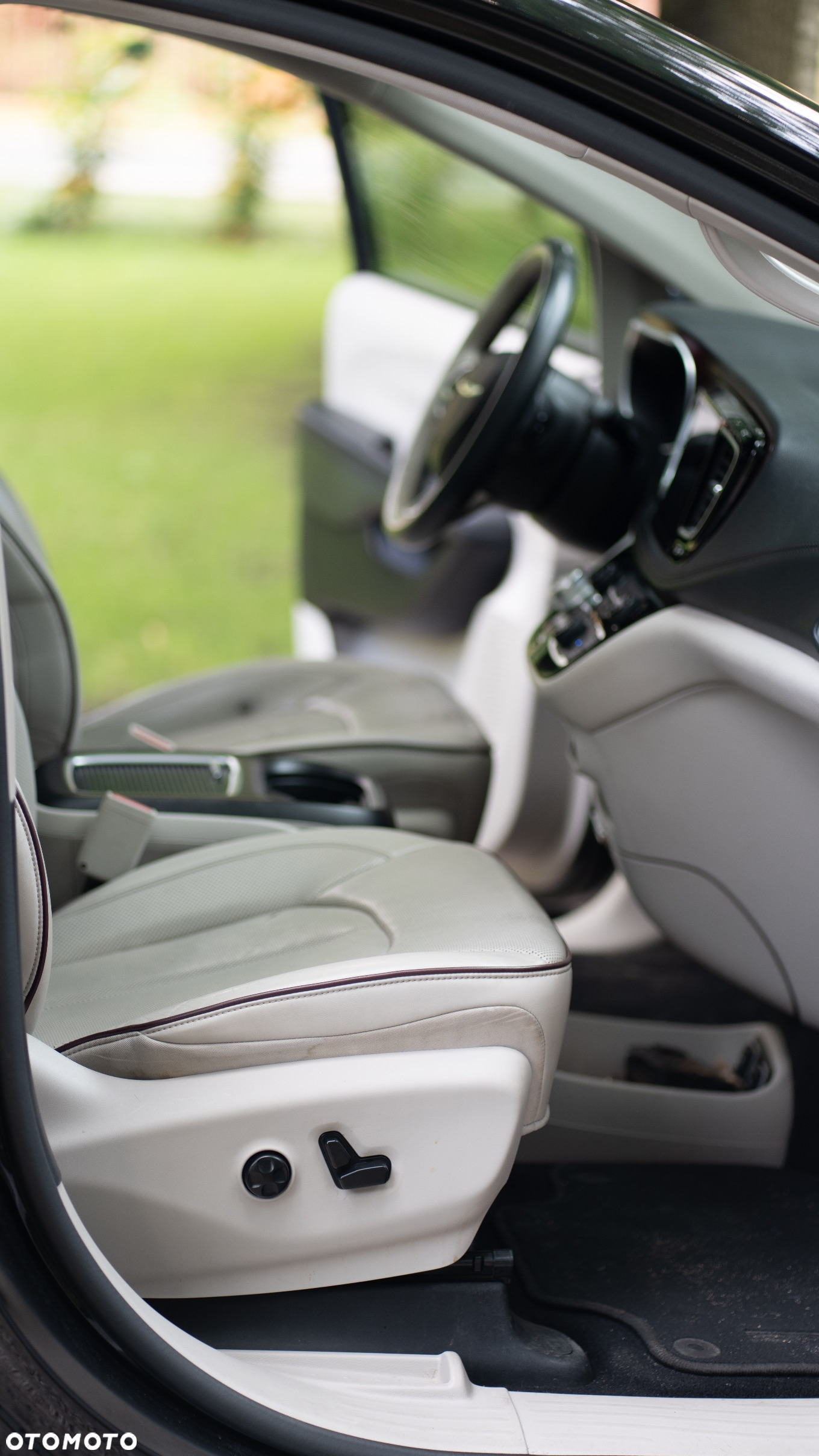 Chrysler Pacifica - 6