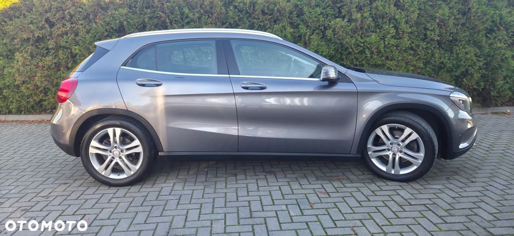 Mercedes-Benz GLA 250 7G-DCT StreetStyle - 13