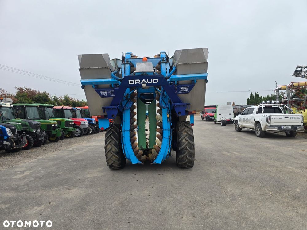 New Holland Braud 58 - 8