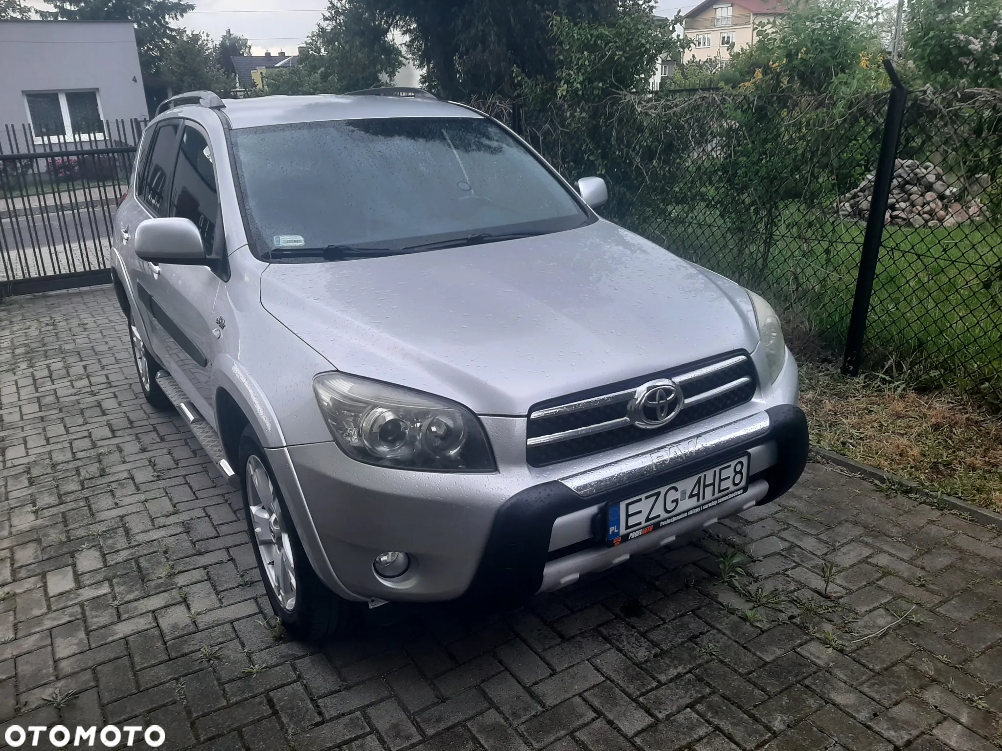 Toyota RAV4 - 4