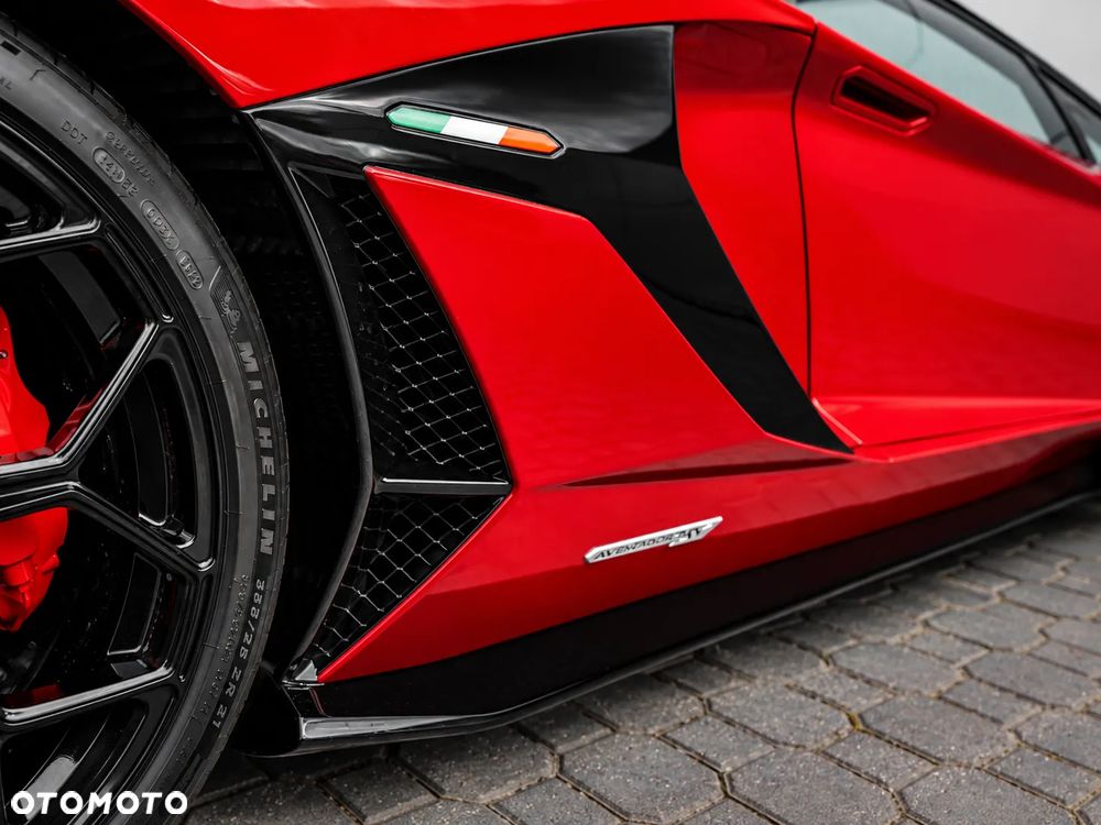 Lamborghini Aventador SVJ - 18