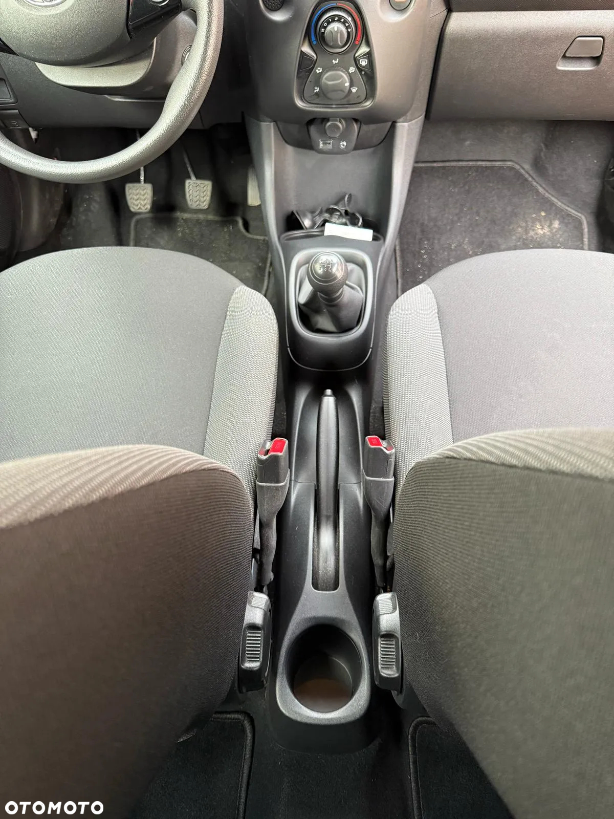 Toyota Aygo x-play - 18